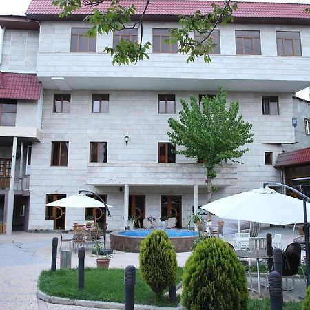 Aratta Hotel Argavand 外观 照片