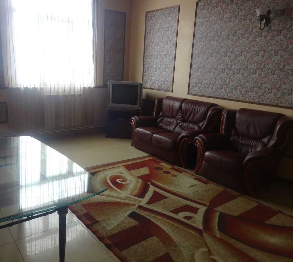 Aratta Hotel Argavand 外观 照片