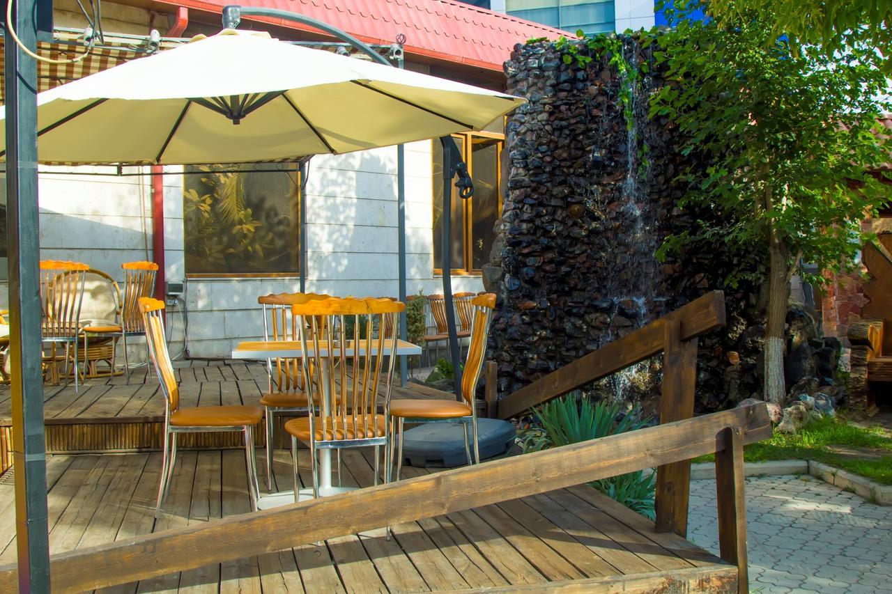 Aratta Hotel Argavand 外观 照片