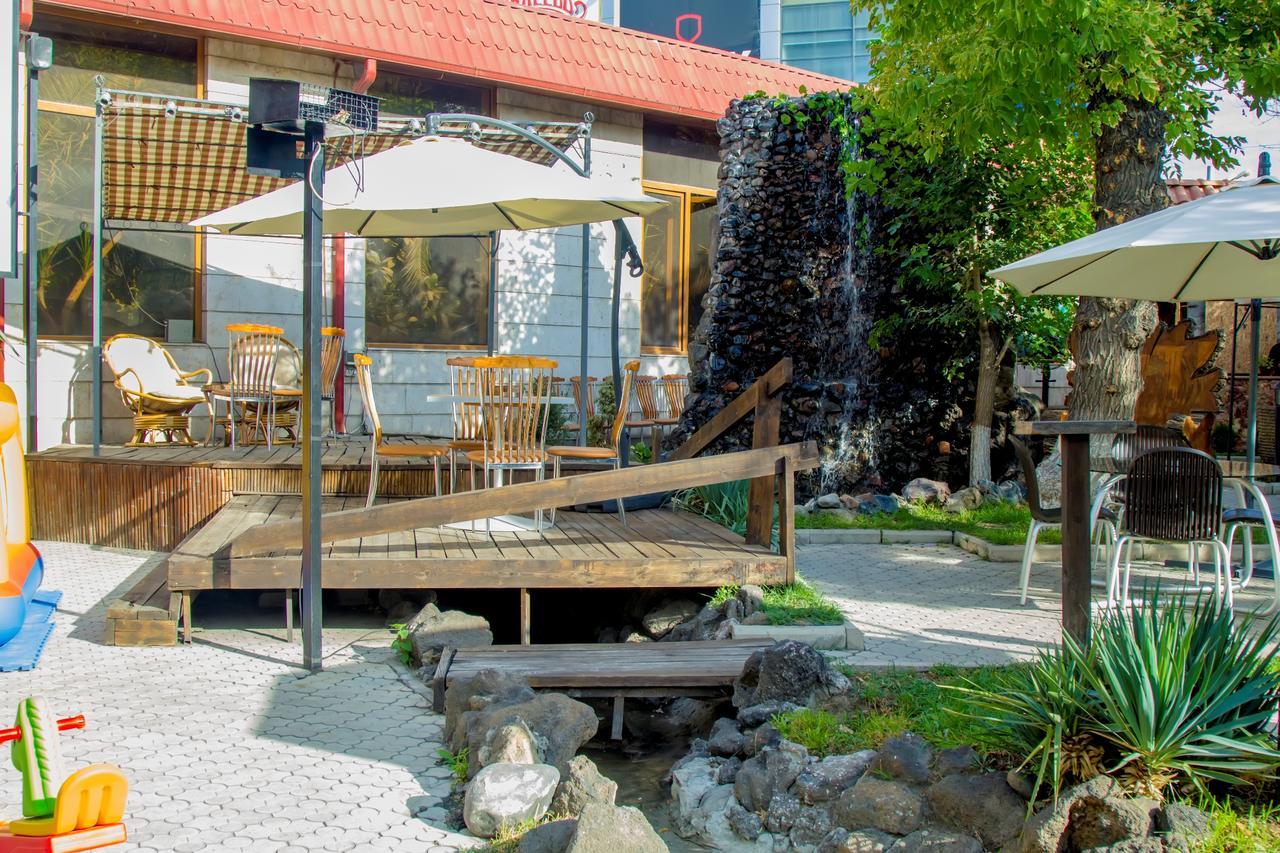 Aratta Hotel Argavand 外观 照片