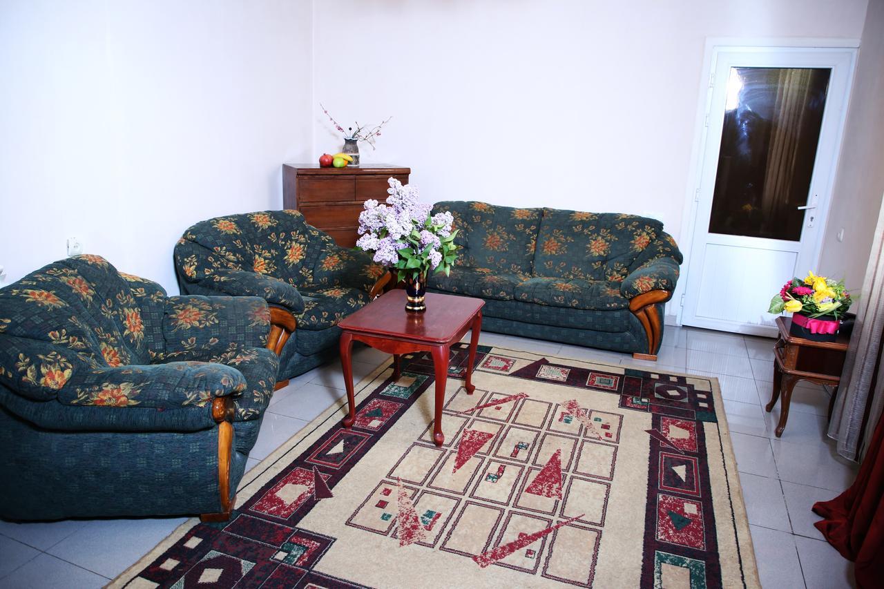 Aratta Hotel Argavand 外观 照片