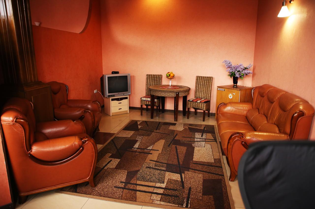 Aratta Hotel Argavand 外观 照片